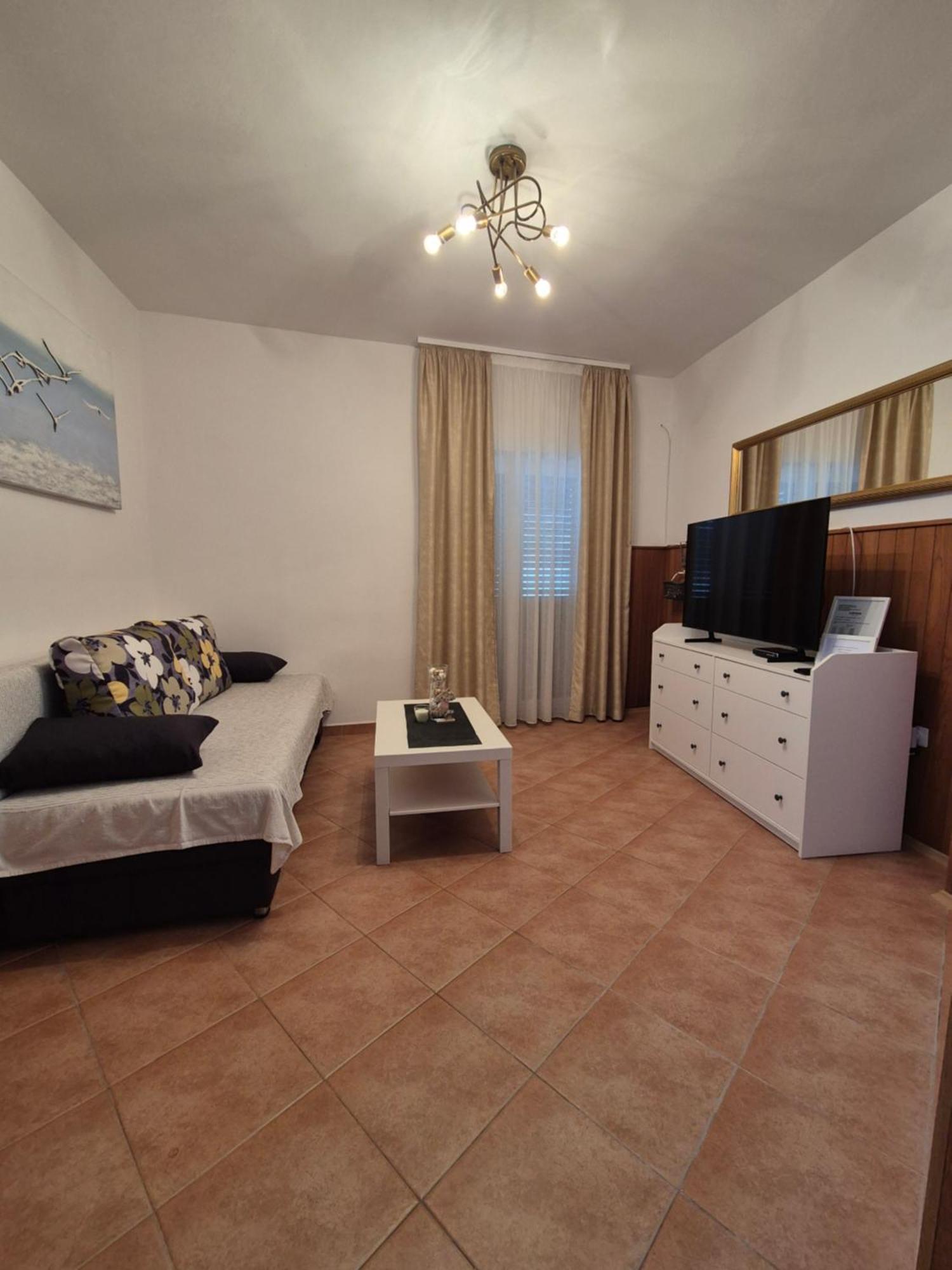 Smoljic 4+2 Apartmán